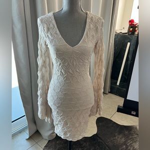 Bebe retro dress long flare sleeves